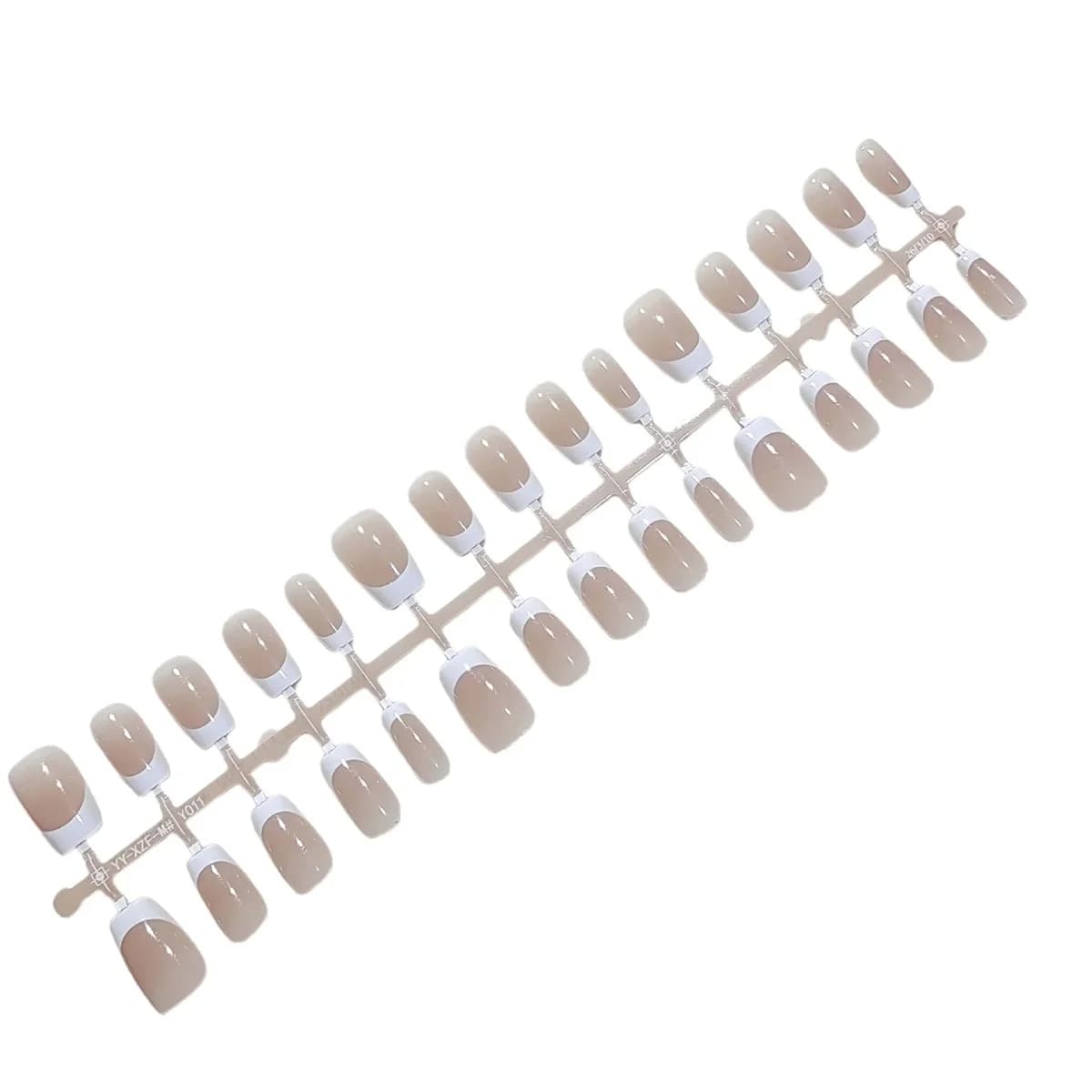 Korta Fransk Tipp Lösnaglar Naturlig Nude Vardagslook