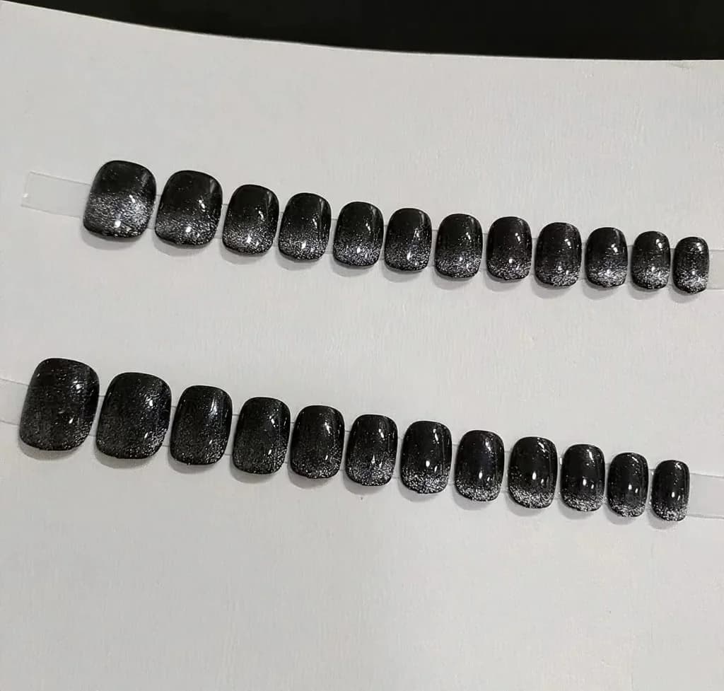 Korta Svarta Kristall Kattöga Lösnaglar Glitterfinish