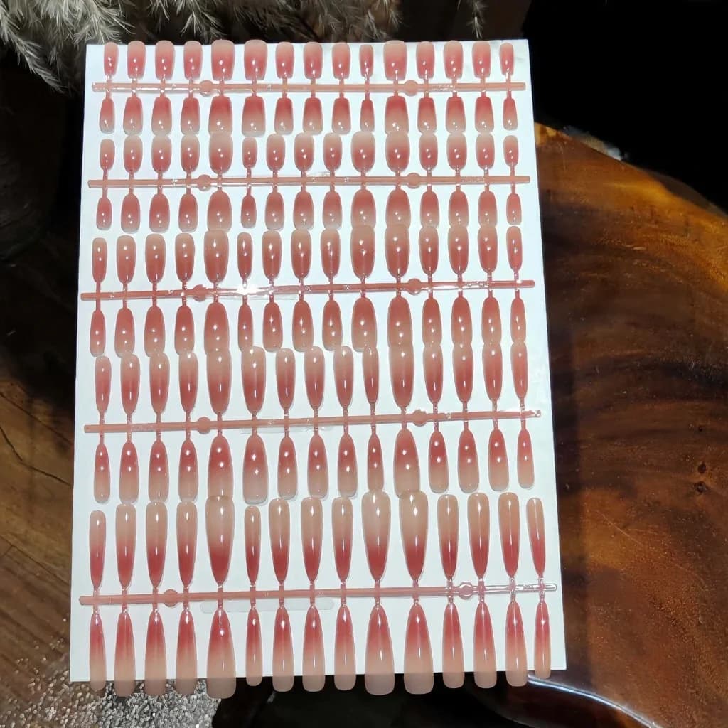 Lösnaglar set kort medium lång oval stilettform 30 st