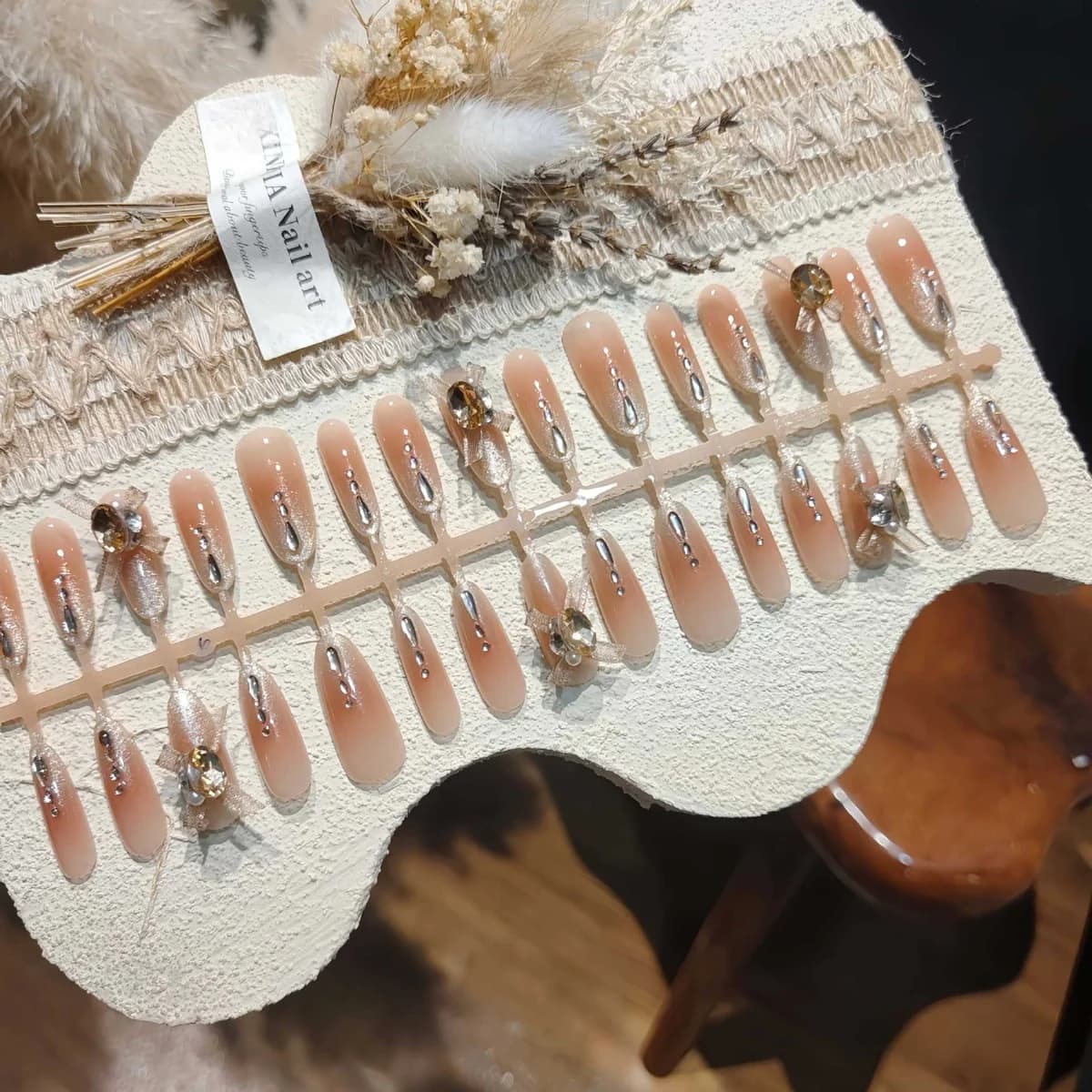 Paris Dream Cat Eye lösnaglar med strass och band