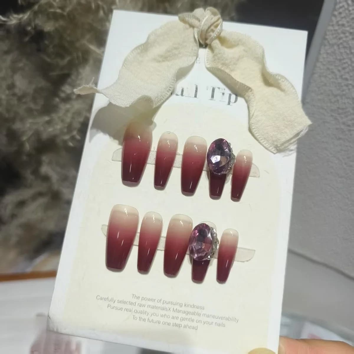 Lösnaglar Cinnabar Röd Ombre Medium Kistform