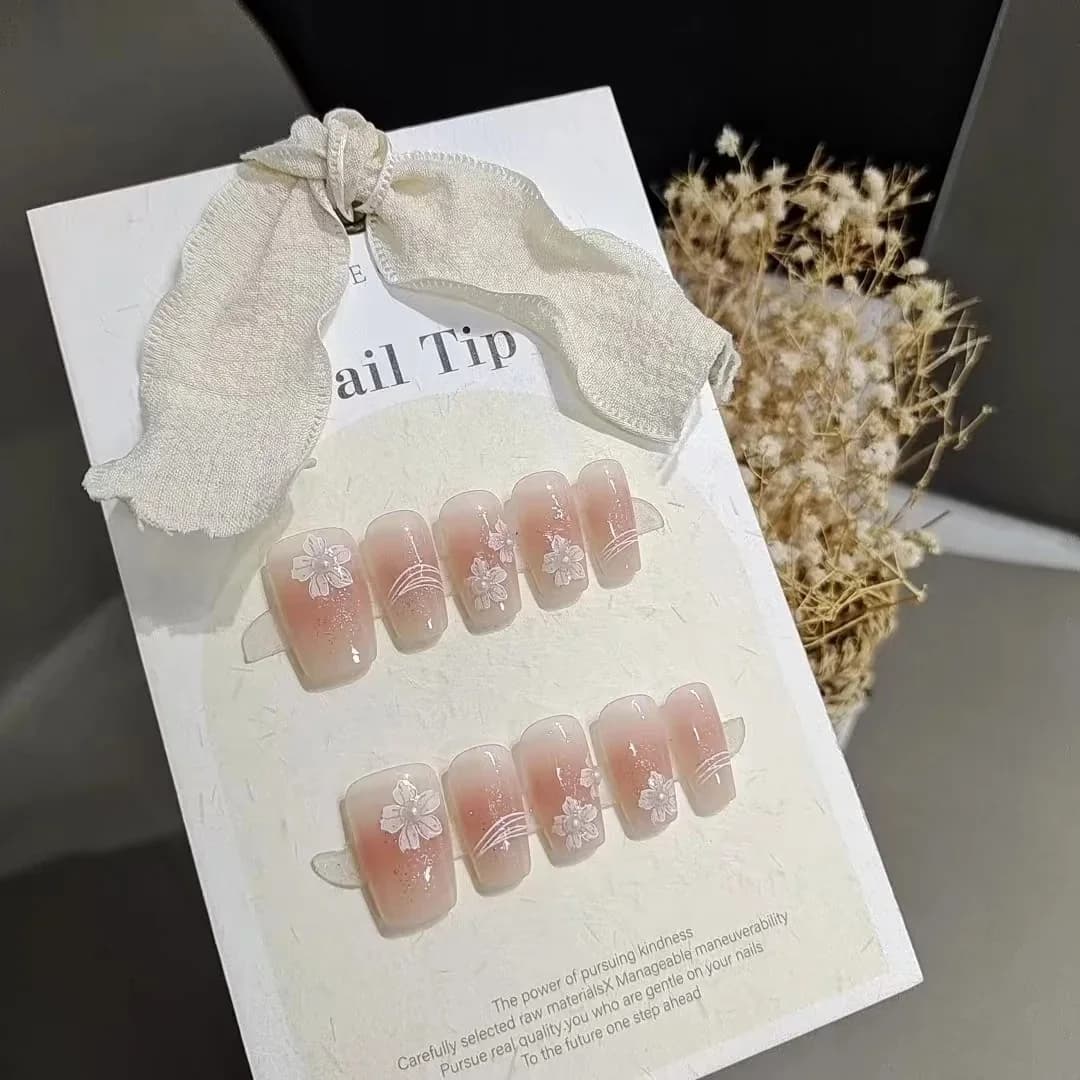 Handmålade Blommiga Tryck-på-naglar Kort Kistform Rosig Design