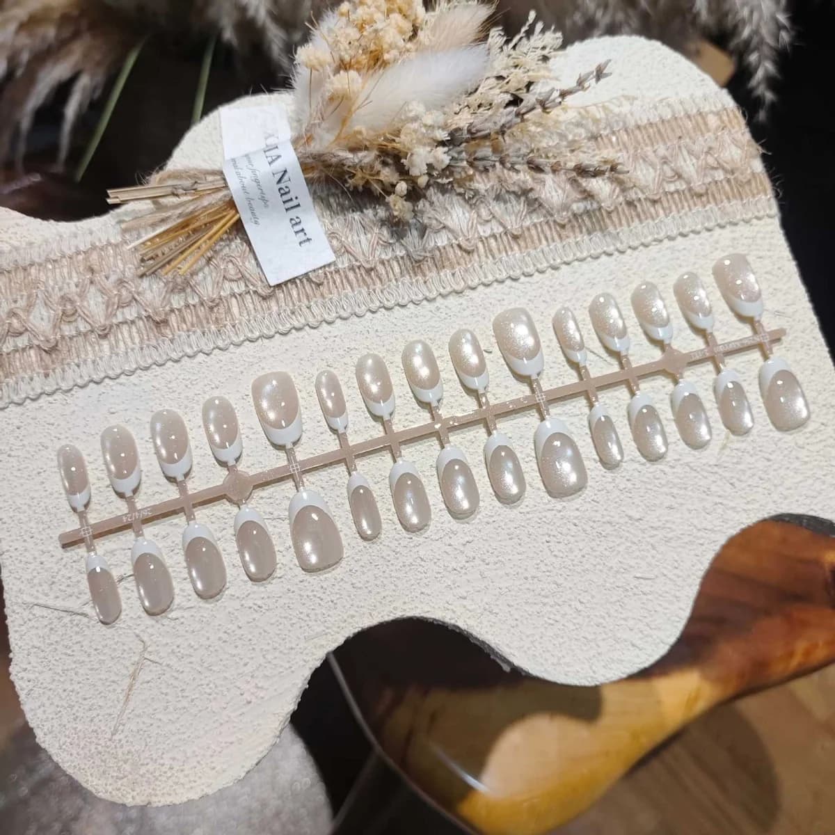 Fransk Vit Cat Eye Lösnaglar Kort Oval 30 st