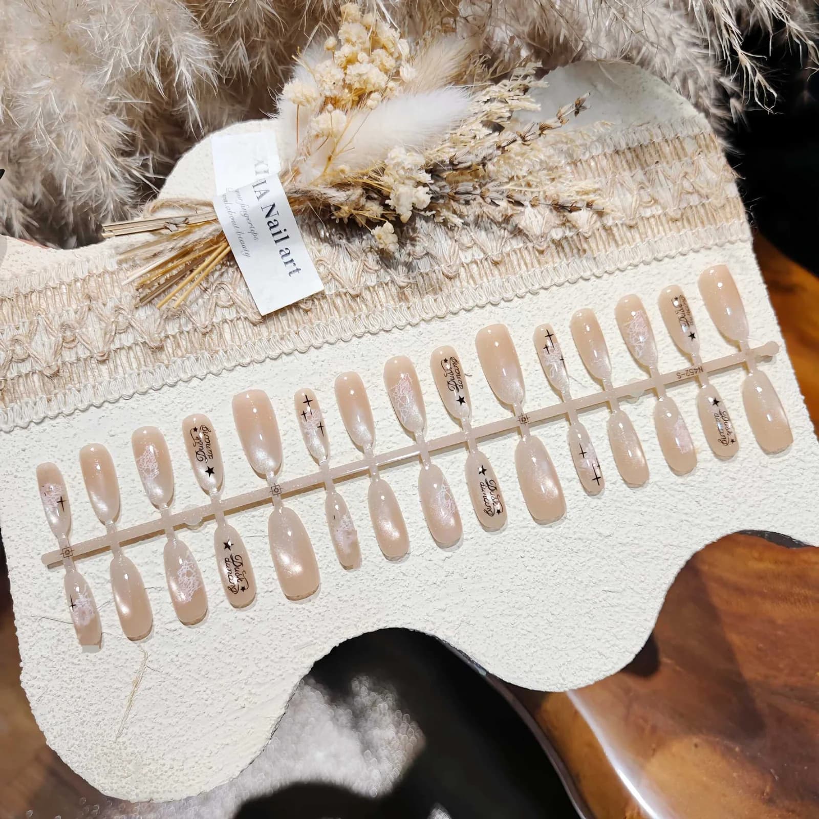 Mjölkvita cat eye-lösnaglar, oval form, 30 st