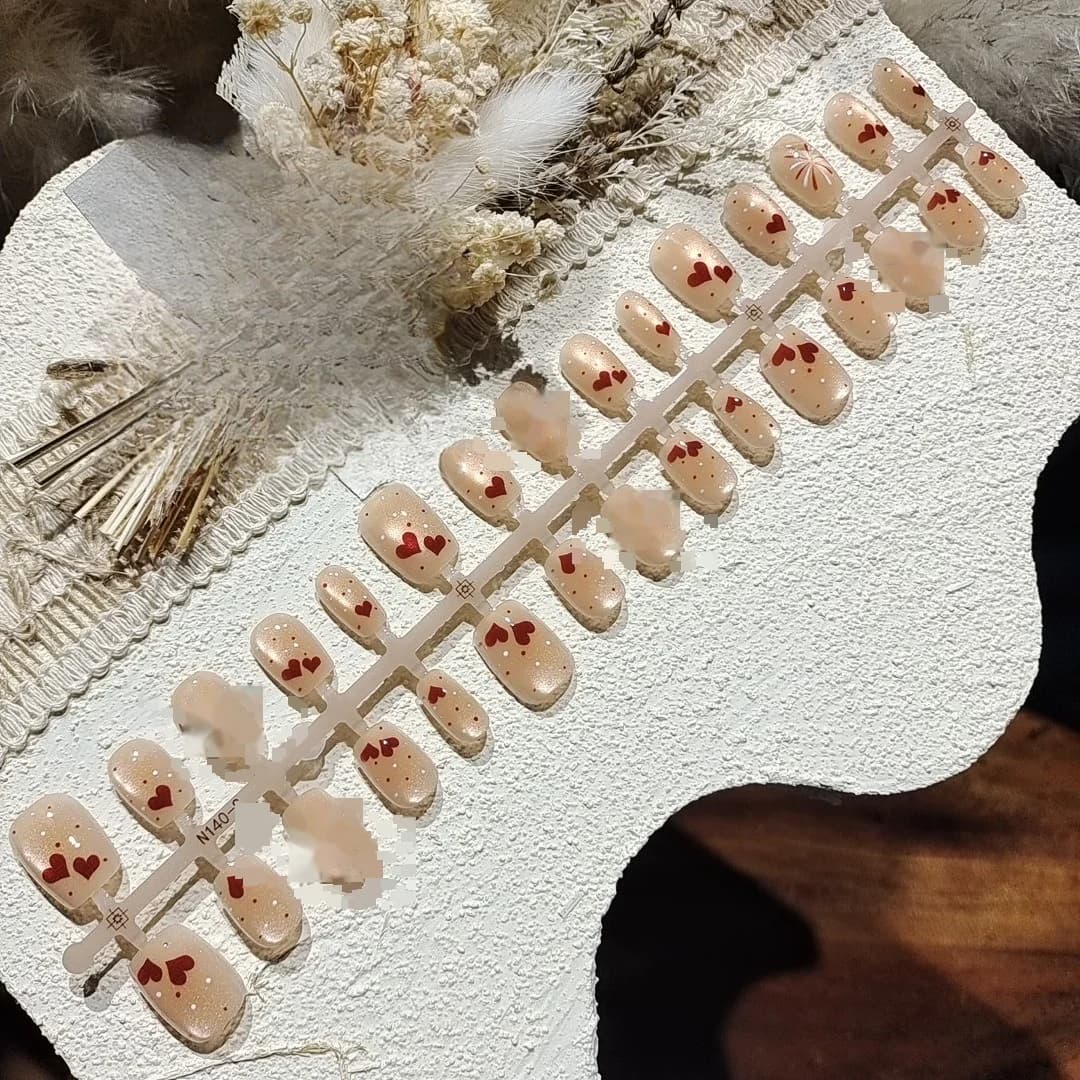 Cat Eye Tryck-på-naglar med Hjärta och Fyrverkeri Design, Kort Längd