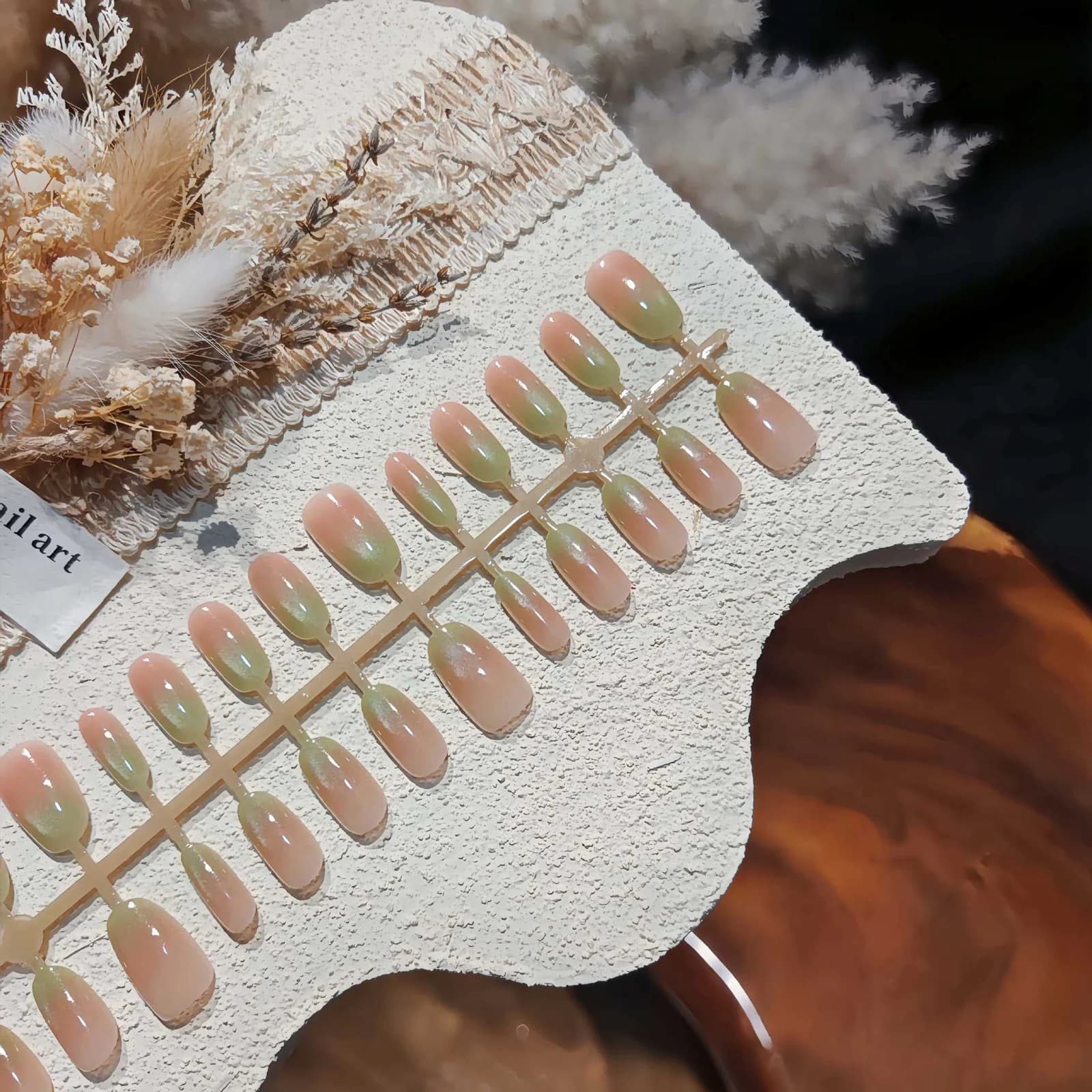 Gröna druvor & guava Cat Eye lösnaglar kort medellång oval