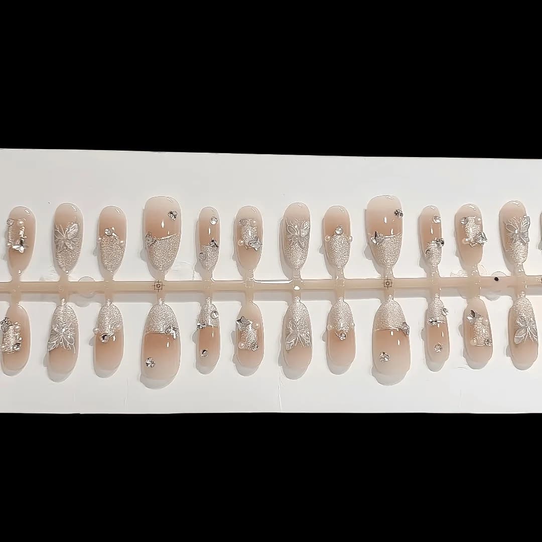 Lösnaglar medium oval fransk tip fjärilsdesign återanvändbart set
