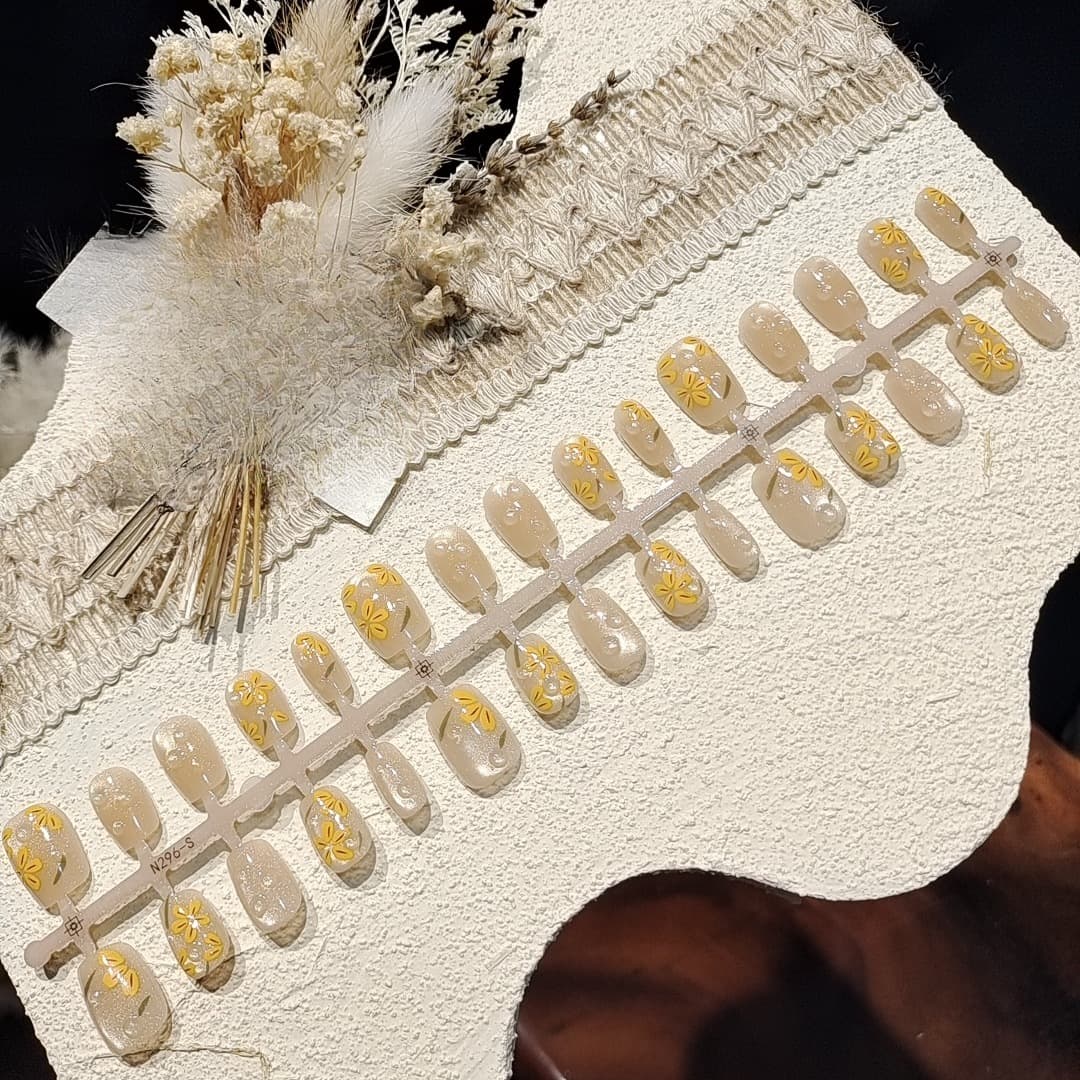 Söta apelsinblommor press-on naglar kort ballerina kattöga gel